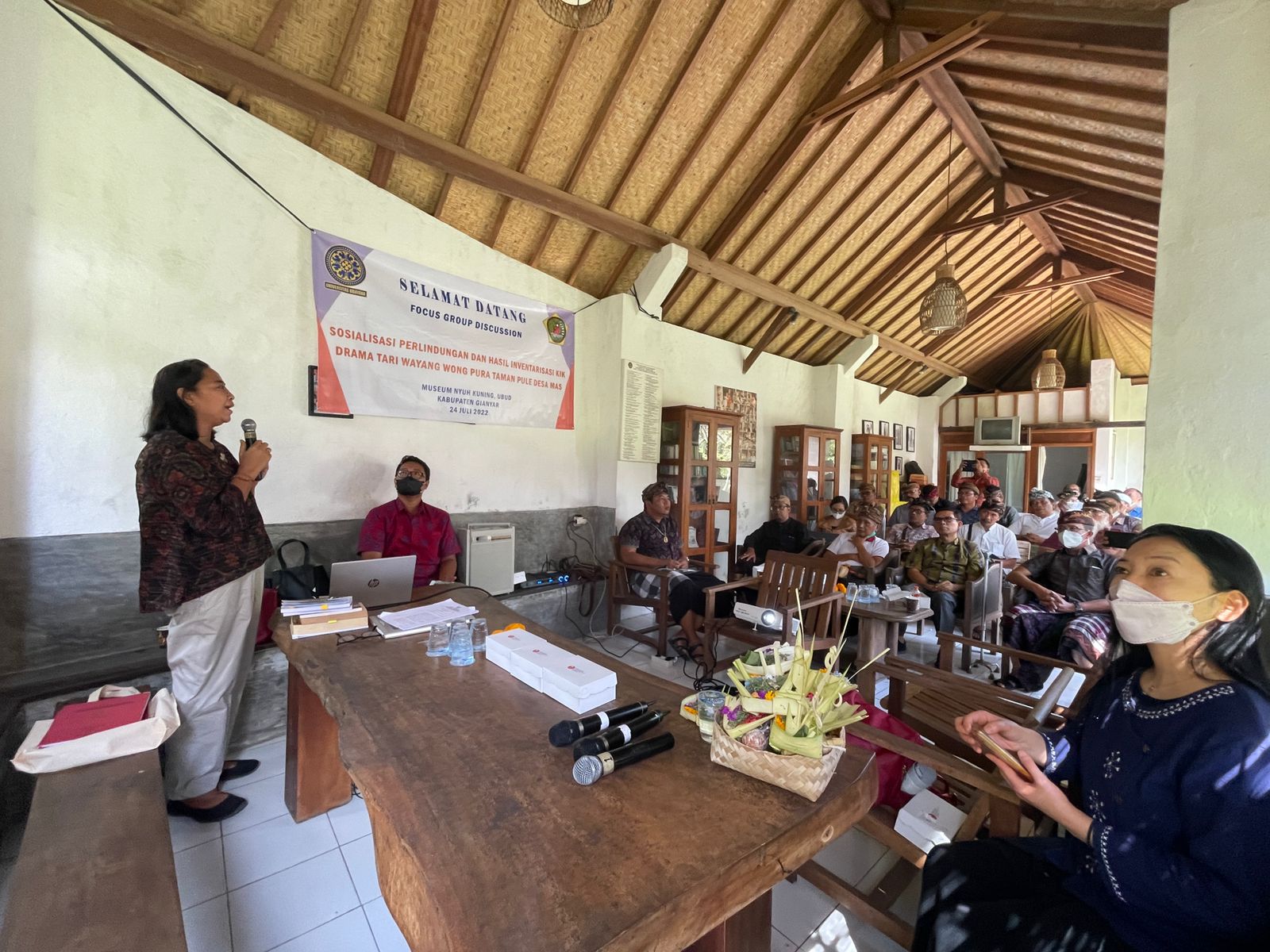 Tim Peneliti Invensi Udayana FH UNUD Melakukan Sosialisasi Perlindungan dan Hasil Inventarisasi Kekayaan Intelektual Drama Tari Wayang Wong Pura Taman Pule Desa Mas